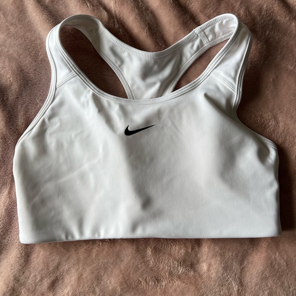 White nike sportbras - Picture 1 of 1
